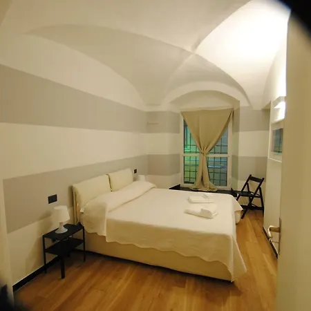 New In Historical Center Genua